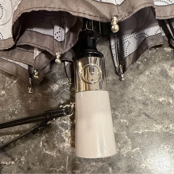 Coach Vintage Signature Umbrella Gray - Picture 8 of 8